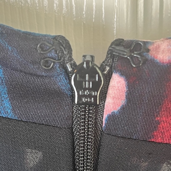 Adrianna Papell long sleeve floral print faux wrap dress, size 10 - Picture 4 of 8